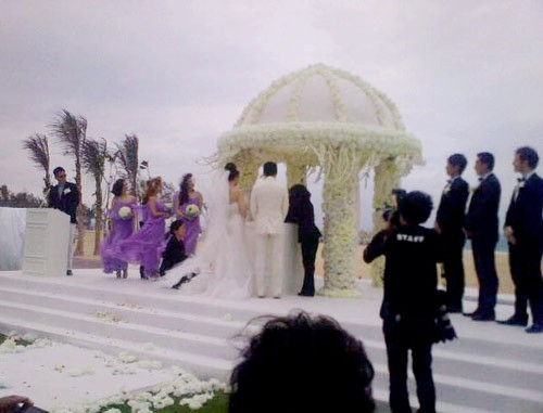 Đám cưới Uông Tiểu Phi và vợ mới bị chê quê mùa khác hẳn Từ Hy Viên năm xưa