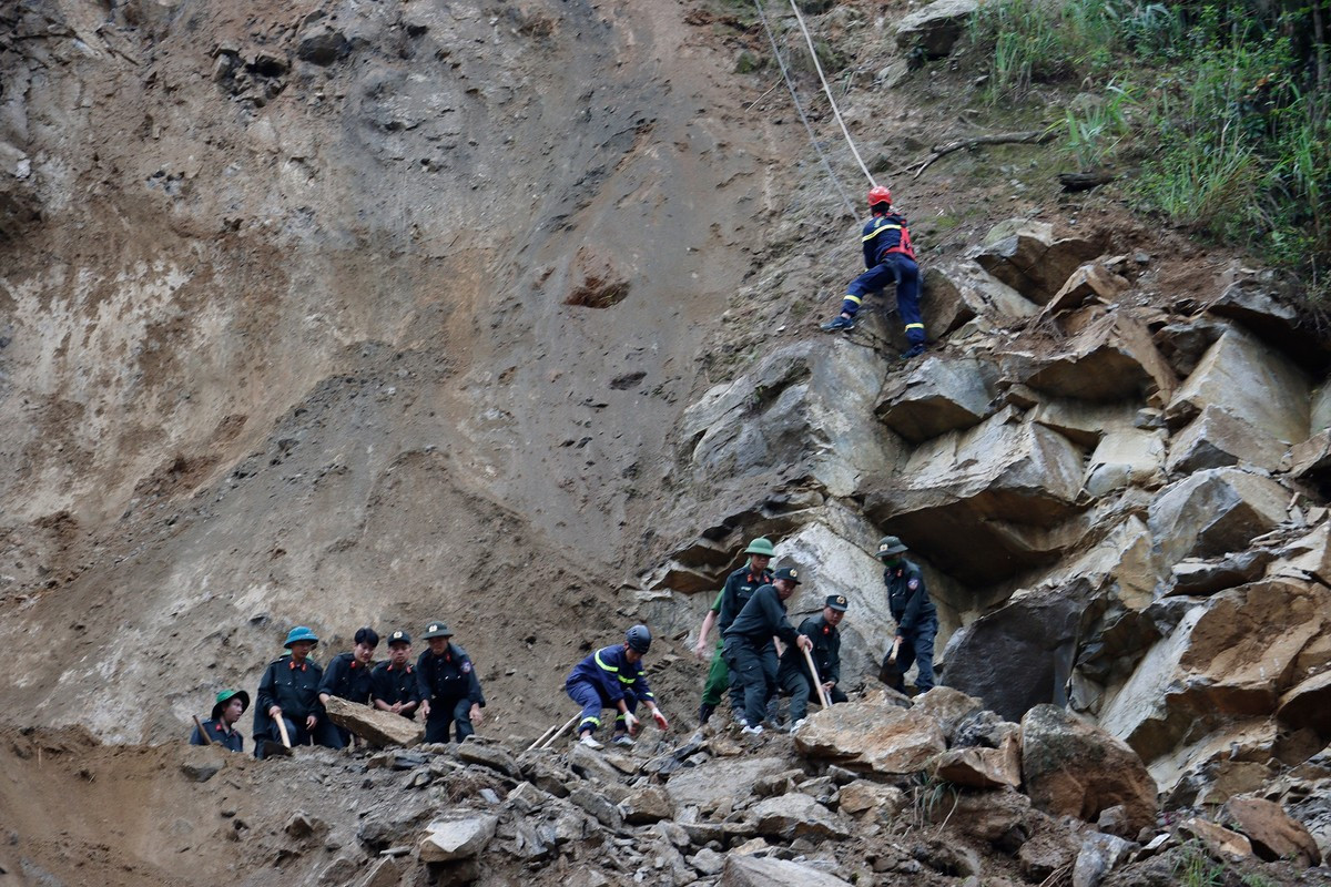 Vụ sạt lở công trường thủy điện ở Lai Châu: Tìm thấy 3 thi thể ảnh 5
