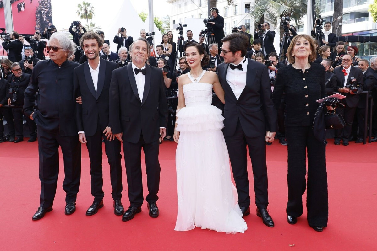 Cannes ngày 5: Châu Dã đẹp không tì vết, sao vô danh làm lố ảnh 1