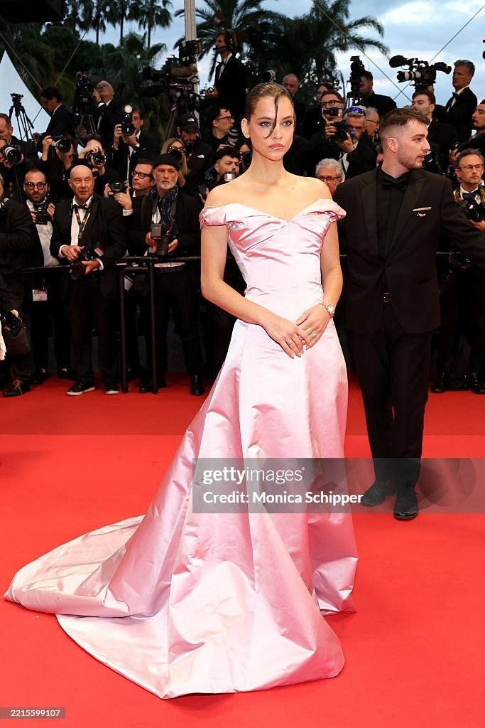 Cannes ngày 5: Châu Dã đẹp không tì vết, sao vô danh làm lố ảnh 29