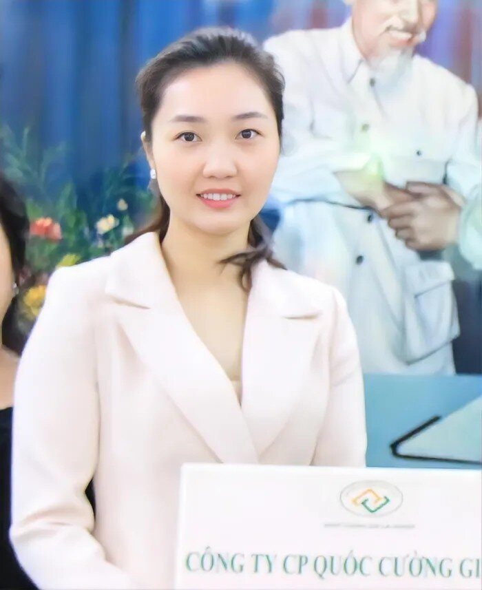 Loạt ảnh hiếm em gái kín tiếng của Cường Đô La CEO quyền lực giàu vượt mặt anh trai