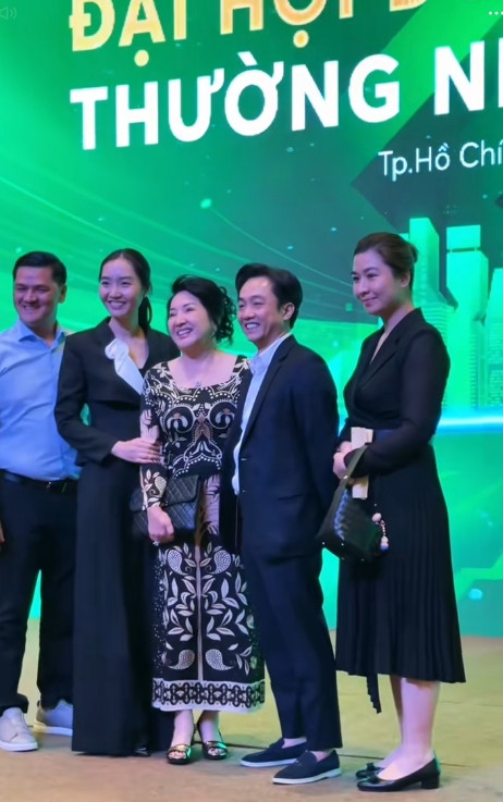 Loạt ảnh hiếm em gái kín tiếng của Cường Đô La CEO quyền lực giàu vượt mặt anh trai