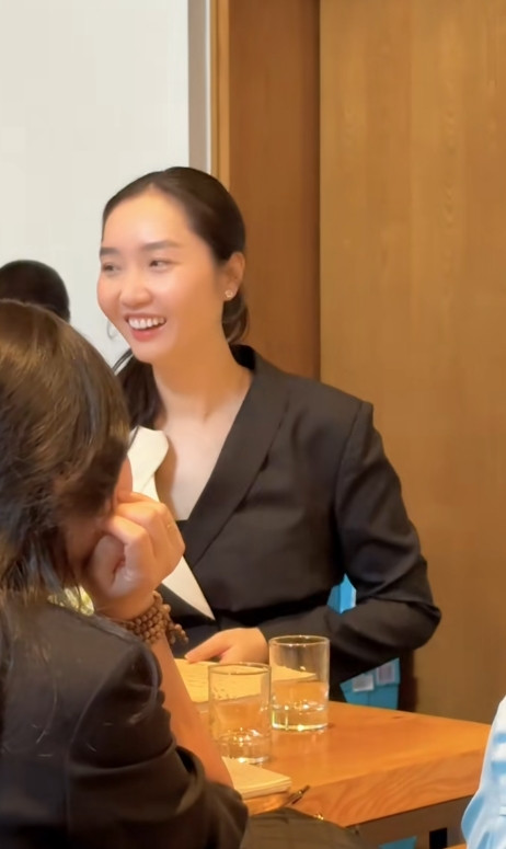 Loạt ảnh hiếm em gái kín tiếng của Cường Đô La CEO quyền lực giàu vượt mặt anh trai