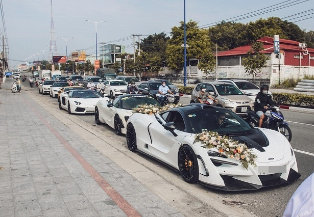 Cận cảnh dàn siêu xe triệu đô của Tống Đông Khuê - hot boy bị người yêu cũ đòi nợ 44 tỷ dong khue.jpg
