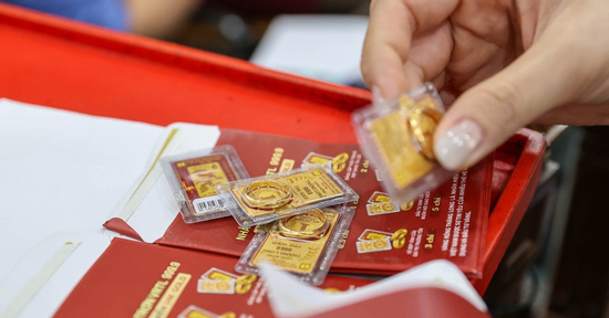 Giá vàng phụ thuộc động thái của ông Trump, sắp tới tăng hay giảm?