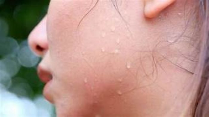 Mẹo trang điểm không bị lem khi đổ mồ hôi- Ảnh 1.