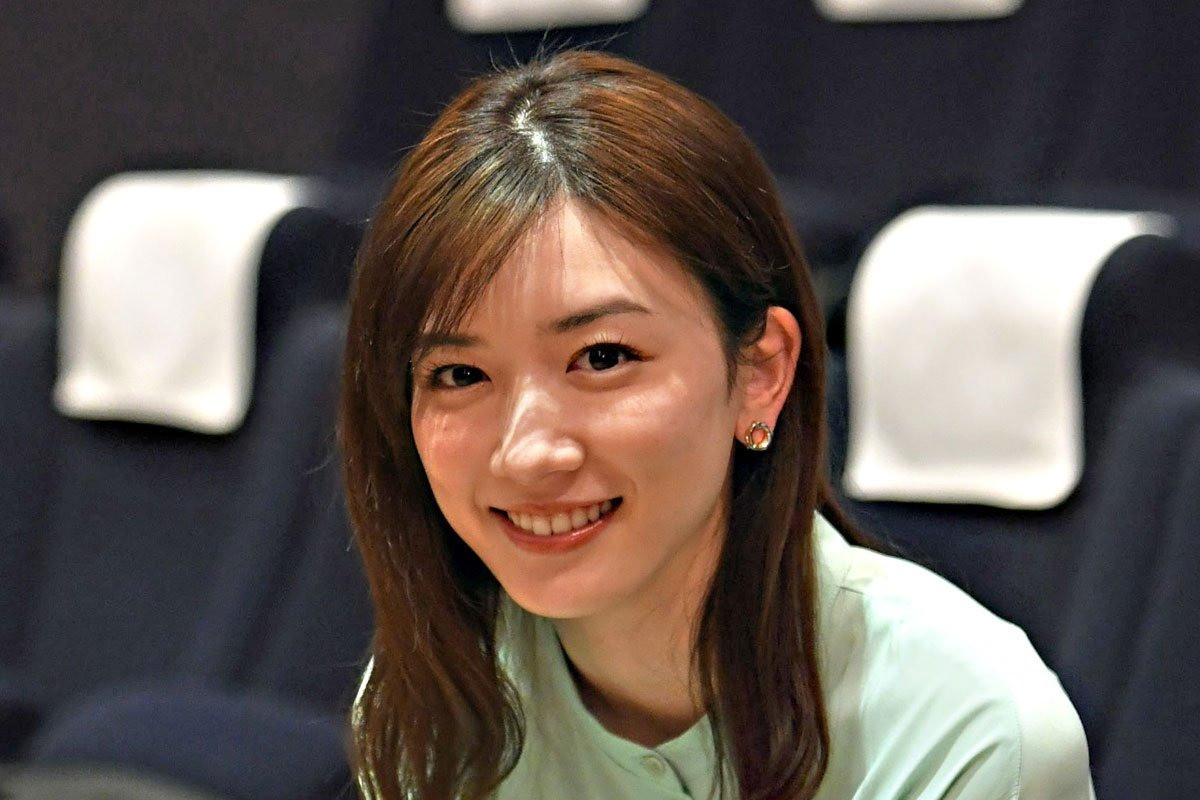 Ngọc nữ ngây thơ hàng đầu showbiz chịu trái đắng sau bê bối ngoại tình