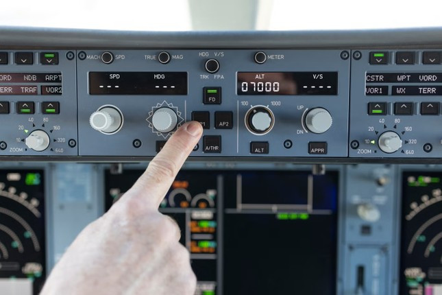 Phi công bất tỉnh, máy bay không người lái suốt 10 phút ảnh 2