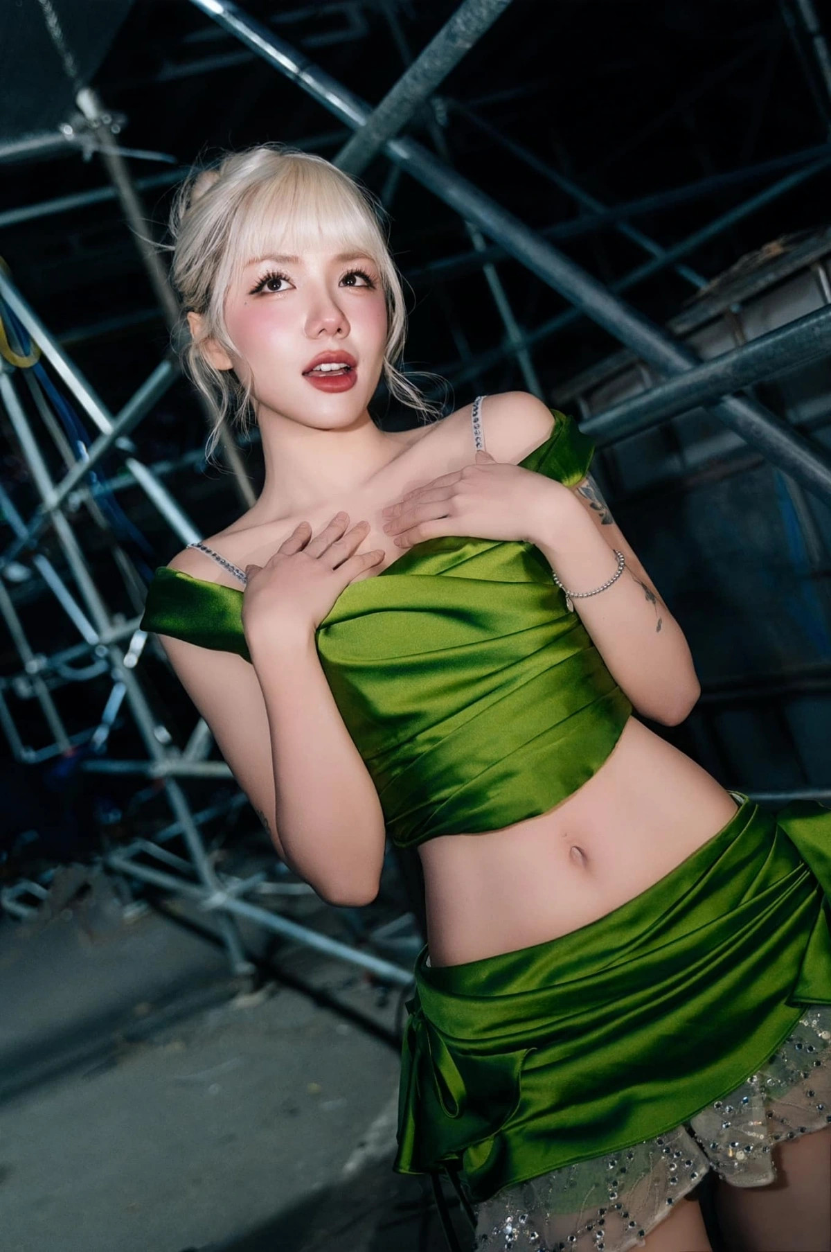 phuong ly tham gia em xinh say hi o tuoi 35 nhung luon coi minh nhu em be hinh anh 5