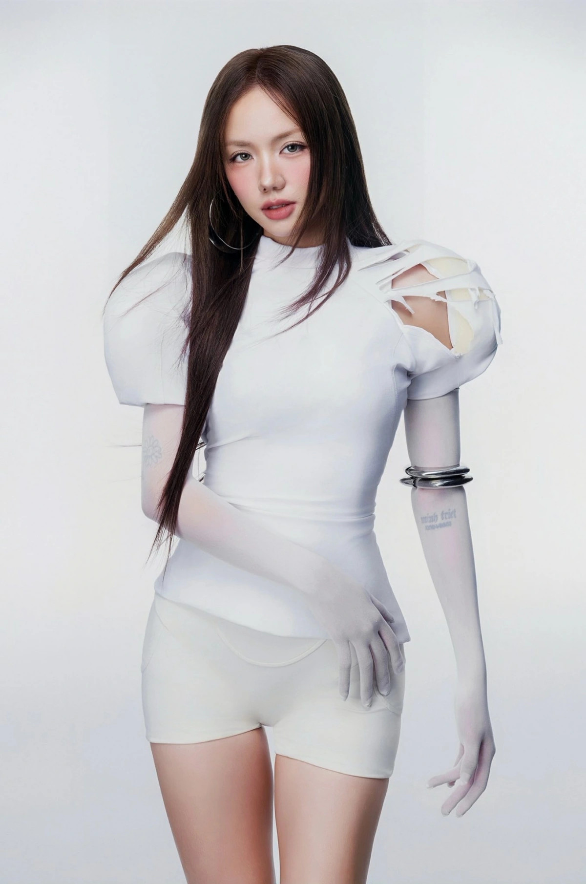 phuong ly tham gia em xinh say hi o tuoi 35 nhung luon coi minh nhu em be hinh anh 1