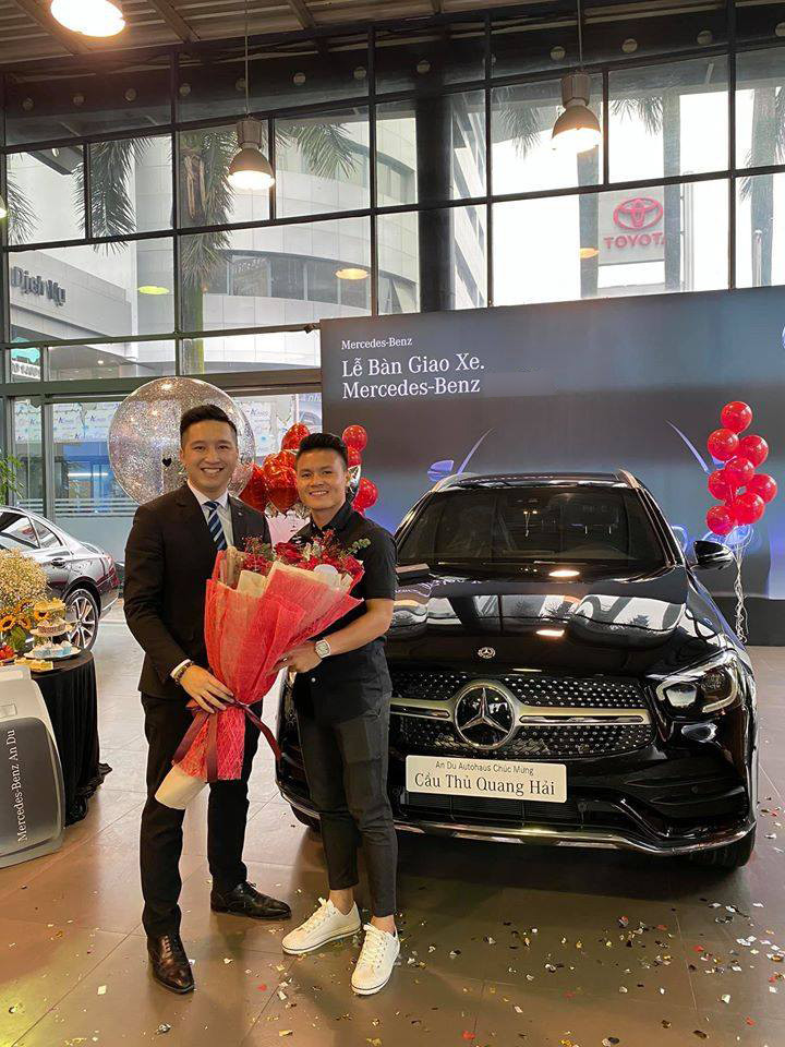 Quang Hải giàu cỡ nào mà dám 'vung tay' 10 tỷ mua siêu xe tặng vợ? Bạn thân Ý Nhi bị tố được BTC ưu ái ra mặt vì 1 khoảnh khắc gây tranh cãi ở Miss World