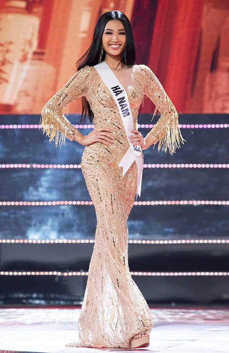 Sao nữ Vbiz gây chấn động với màn công khai bụng bầu to tướng giữa sự kiện