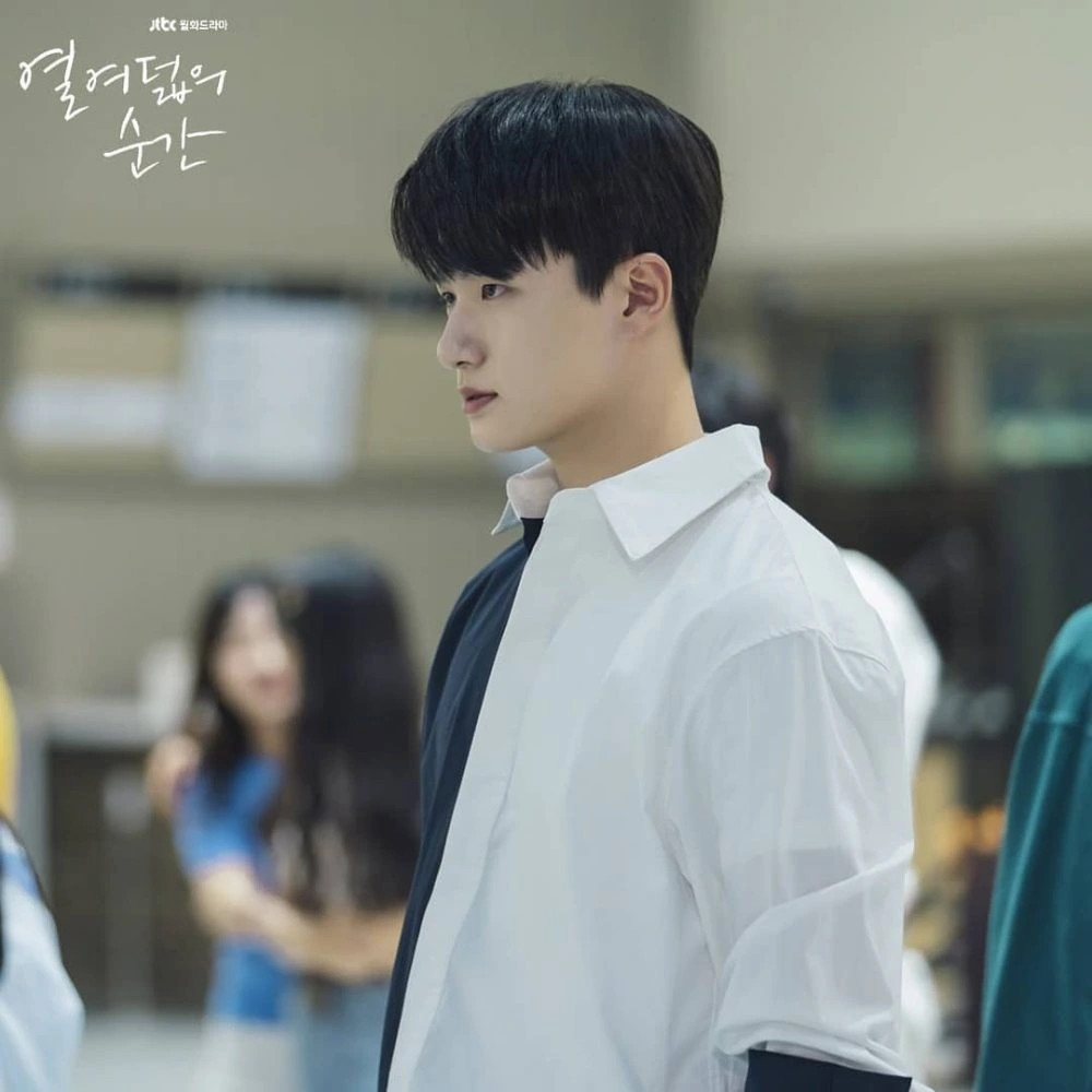 shin seung ho tu ve si cua irene red velvet den tai tu noi bat cua man anh han hinh anh 2