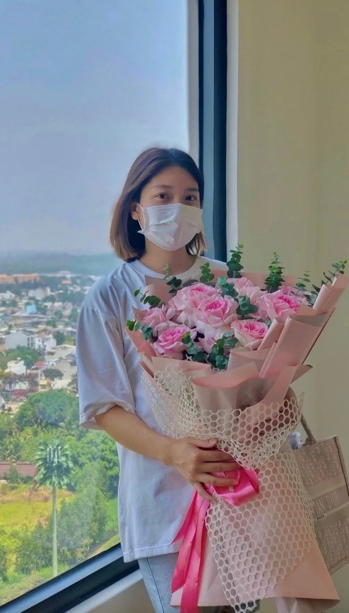 Trợ lý Hòa Minzy thắng đời vô cực Sinh nhật được nữ ca sĩ tặng quà khủng