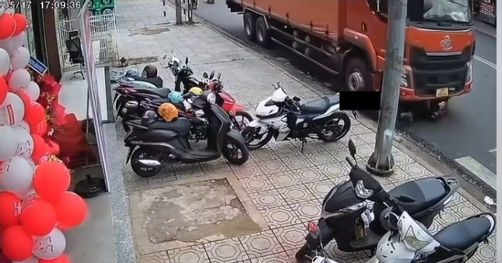 Xe tải không người lái đâm tử vong người chờ đèn đỏ, ai phải chịu trách nhiệm?