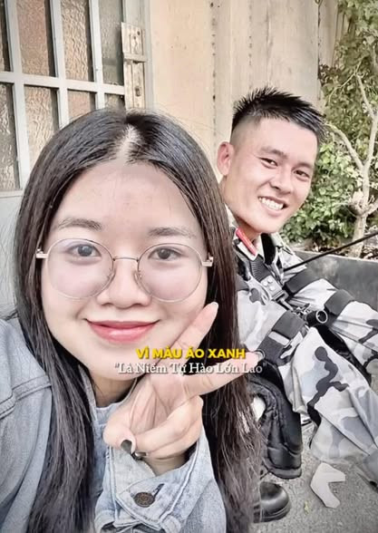 Danh tính chàng lính điển trai cao 1m80 có chuyện tình được cả MXH đẩy thuyền sau diễu binh