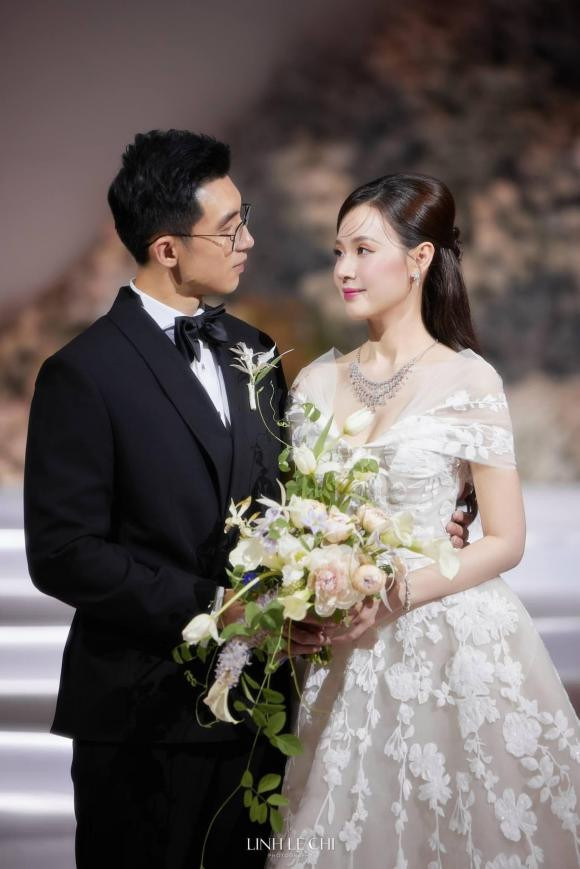 Hé lộ quan hệ của Midu với mẹ chồng quyền lực khi bước chân làm dâu hào môn