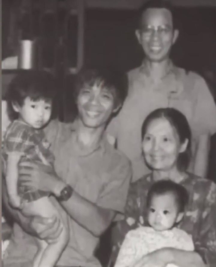 Ông Ba Quốc bên gia đình tại Sài Gòn khi đang hoạt động bí mật.