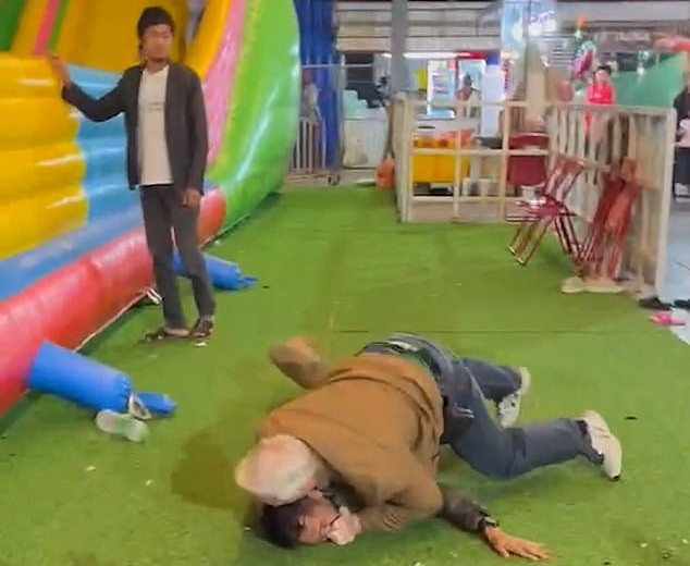 Vợ bị 'bắt sống' khi đang hẹn hò trai Tây, chồng và nhân tình kéo đến đối chất: Màn vạch mặt gây sửng sốt- Ảnh 2.