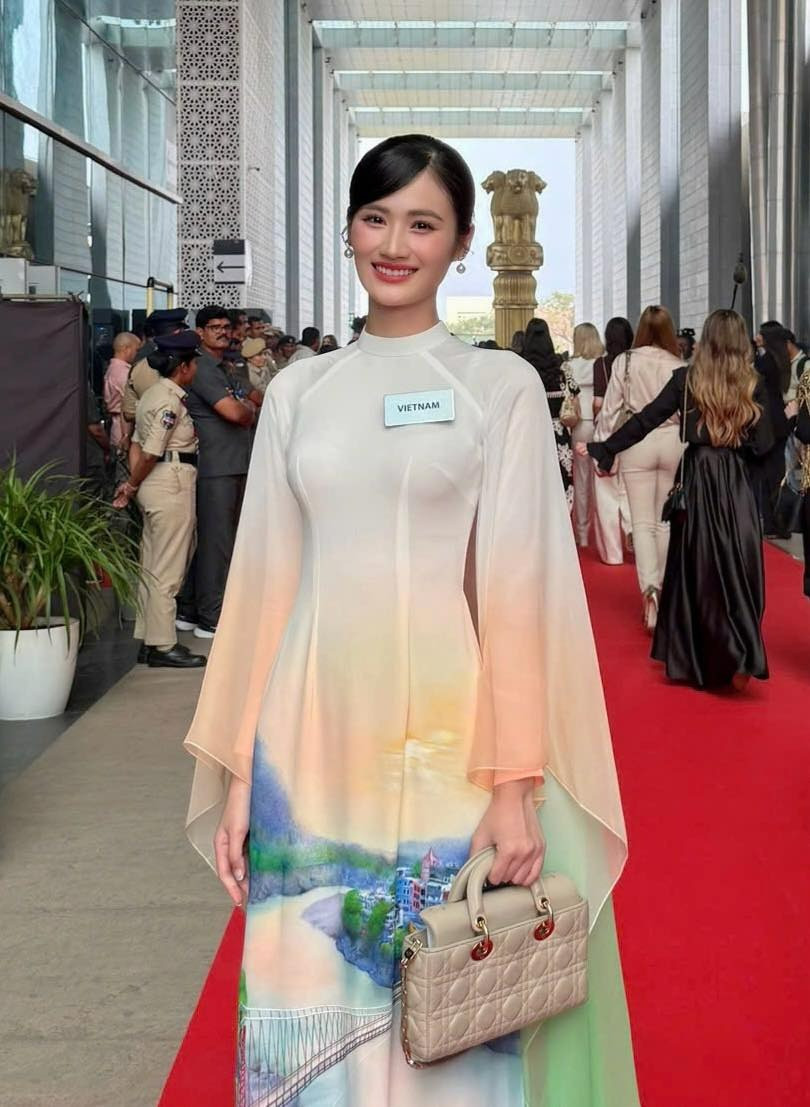 Khoảnh khắc để lộ trình tiếng Anh thật sự của Ý Nhi tại Miss World Lộ trình tiếng Anh thật sự của Ý Nhi tại Miss World có đủ wow như lời đồn