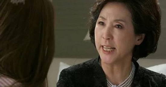 Mẹ chồng đưa 100 triệu lúc mua nhà, hơn 5 năm sau, lời yêu cầu của bà khiến tôi uất nghẹn