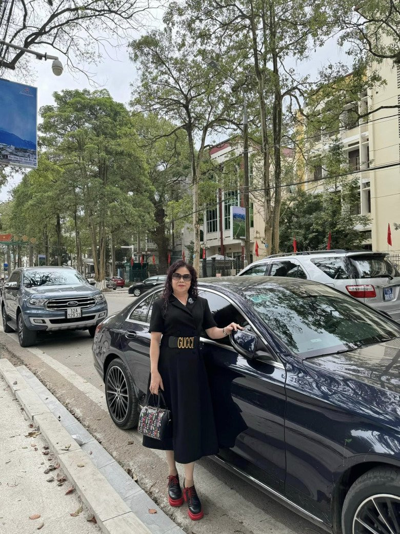 Mẹ vợ Cường Đô La hiếm hoi lộ diện nói 1 câu thấy rõ mối quan hệ với con rể