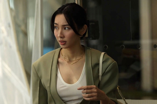 Những hình ảnh sẽ bị 'chôn vùi' của hoa hậu Thùy Tiên