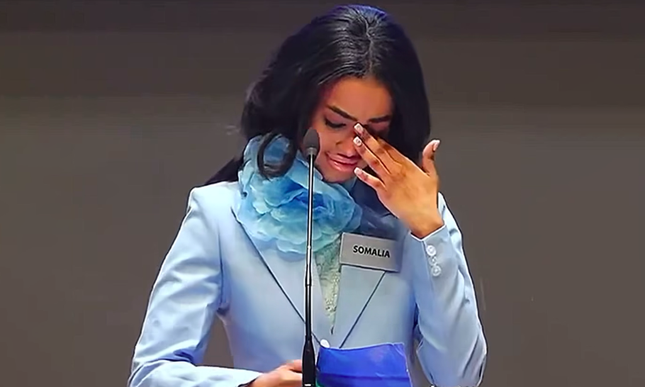 Bài thuyết trình gây chấn động ở Hoa hậu Thế giới ảnh 1