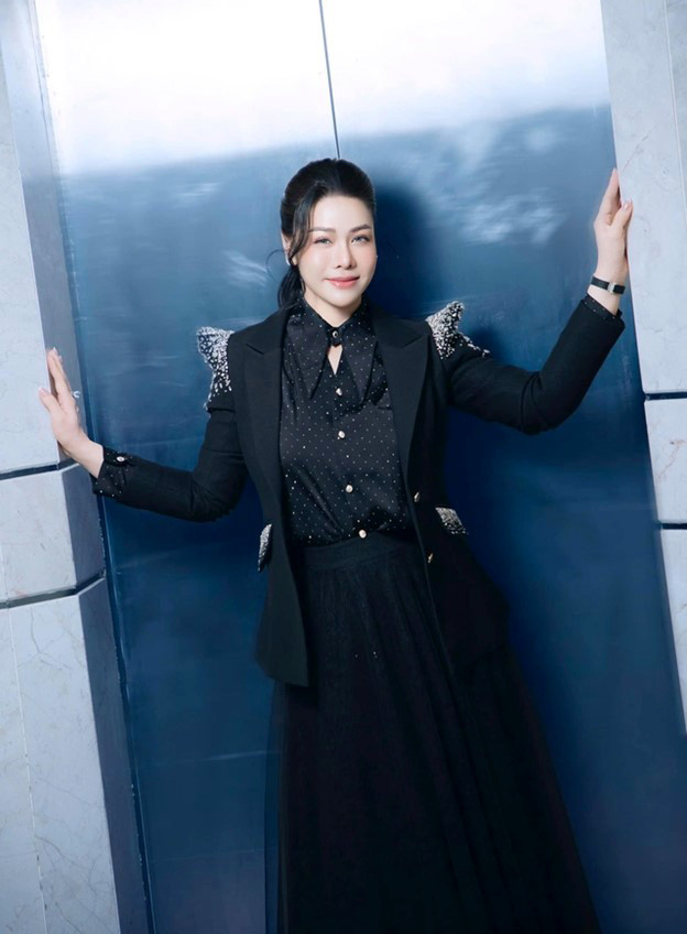 Ca sĩ Nhật Kim Anh, MC Mai Ngọc, vợ Văn Lâm thon gọn sau sinh, nhưng Diễm My mới gây ngỡ ngàng Mai Ngọc, Nhật Kim Anh, Yến Xuân khoe dáng thon gọn sau sinh, nhưng Diễm My mới thực sự gây ngỡ ngàng- Ảnh 6.