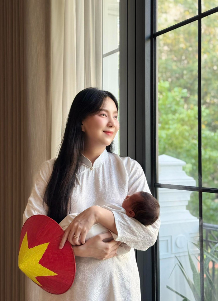 Ca sĩ Nhật Kim Anh, MC Mai Ngọc, vợ Văn Lâm thon gọn sau sinh, nhưng Diễm My mới gây ngỡ ngàng Mai Ngọc, Nhật Kim Anh, Yến Xuân khoe dáng thon gọn sau sinh, nhưng Diễm My mới thực sự gây ngỡ ngàng- Ảnh 1.