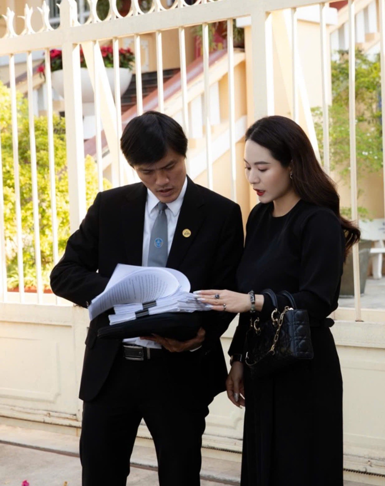 Căng thẳng vụ con nuôi NSƯT Hoài Linh kiện đòi nhà ảnh 1