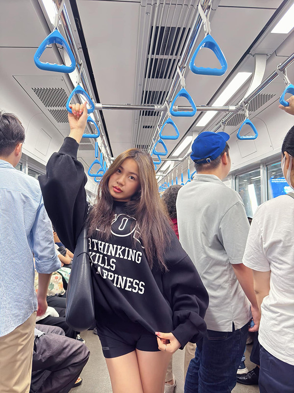 Con gái Lưu Thiên Hương tuổi 20 tài năng, nhan sắc như hoa hậu Con gái Lưu Thiên Hương tuổi 20 tài năng, nhan sắc như hoa hậu- Ảnh 6.