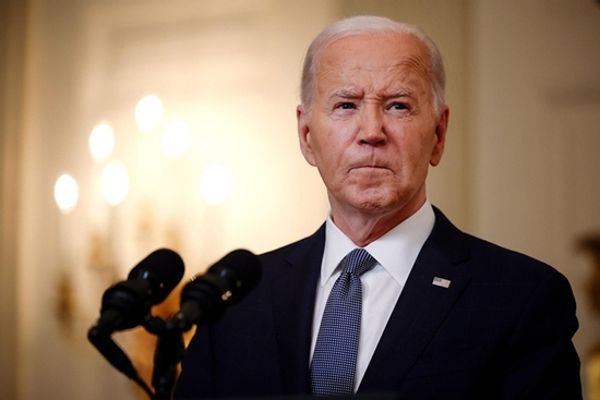 Cuốn sách vạch trần bí mật về ông Biden gây tranh cãi