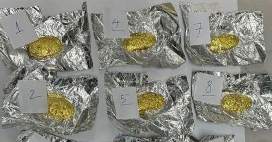 Giấu 9 thỏi vàng quanh bụng, người đàn ông không ngờ bị lộ tẩy ở cửa khẩu