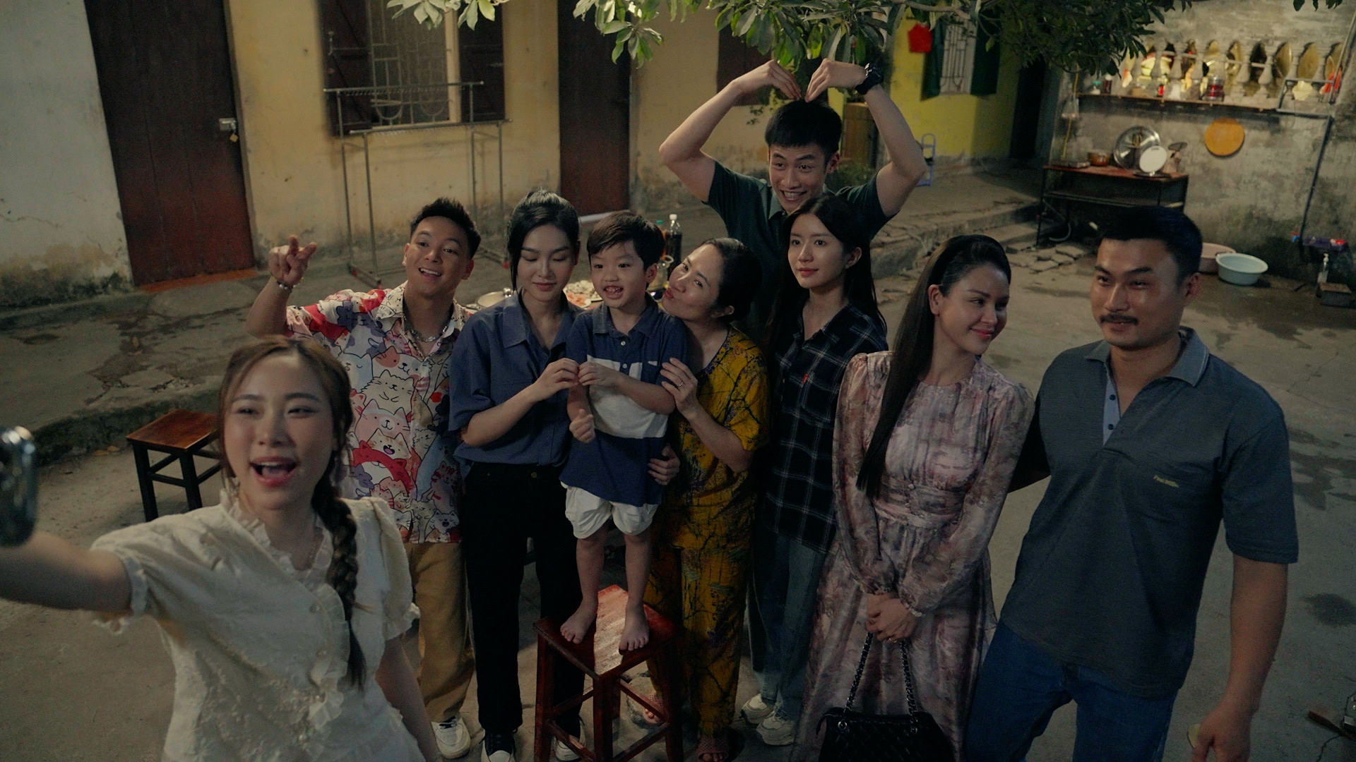 Lương Thu Trang yêu cầu Duy Hưng tát thật trong Dịu Dàng Màu Nắng