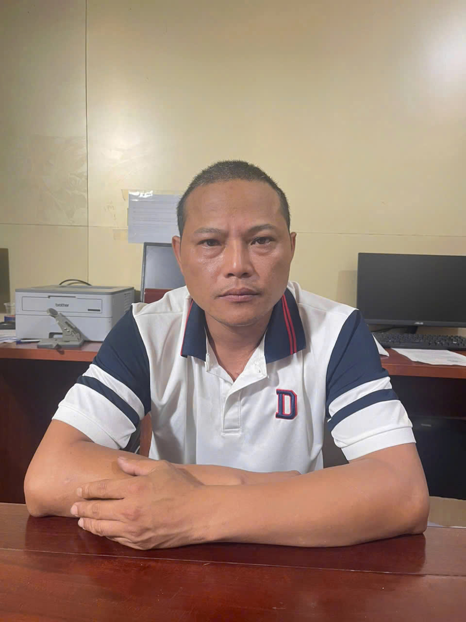 Ổ nhóm đánh bạc trong rừng với nhiều đối tượng có tiền án - Ảnh 2.