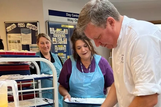 Đầu bếp tiết lộ bữa ăn cuối cùng của những người sắp mất, có 1 món rất phổ biến