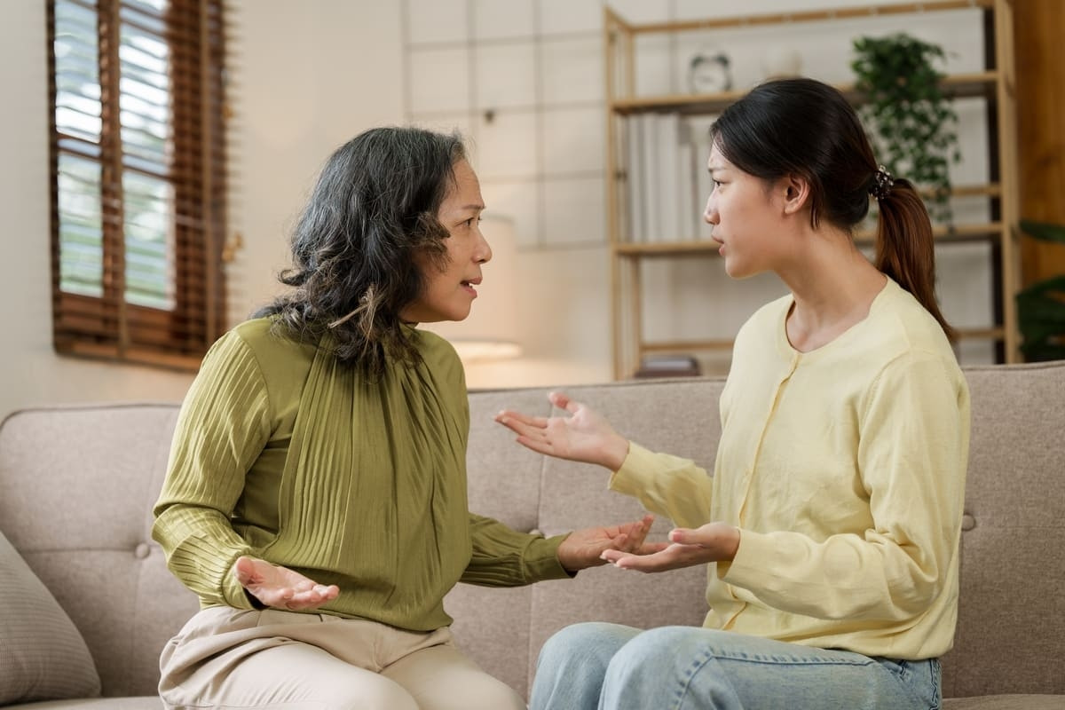 Đi du lịch khi em chồng ốm, tôi bị mẹ chồng mắng tơi tả - Ảnh 1.