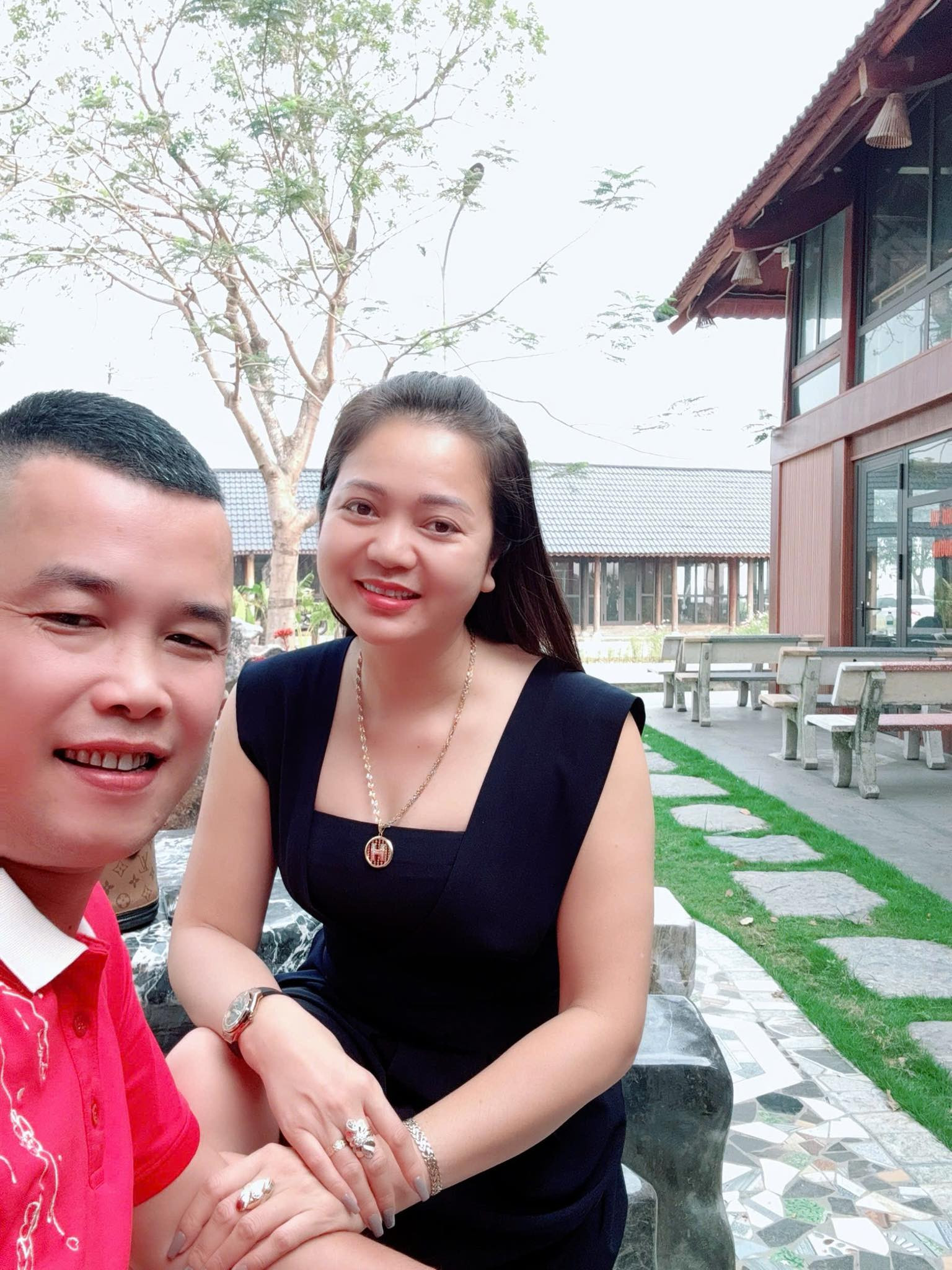 Kiểu váy 2 dây được bạn gái Hiệp Gà tích cực lăng xê- Ảnh 3.