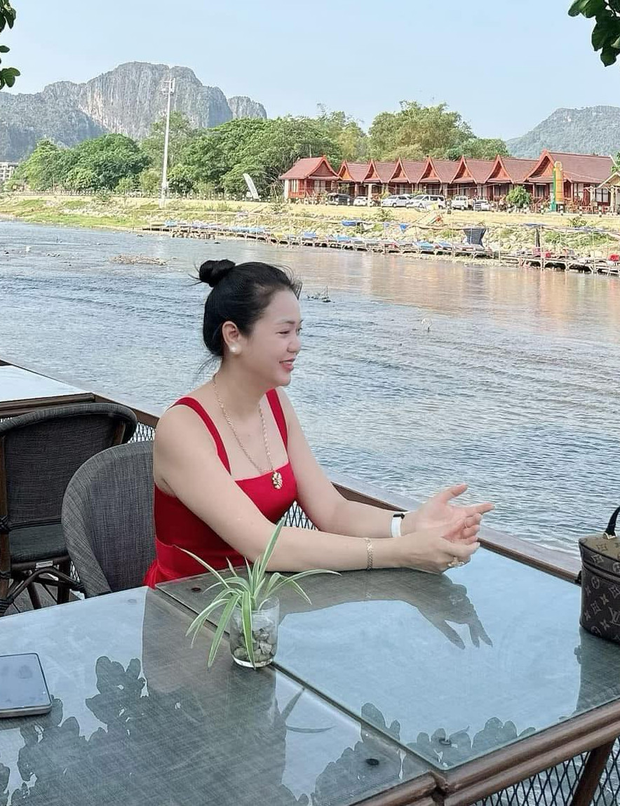 Kiểu váy 2 dây được bạn gái Hiệp Gà tích cực lăng xê Kiểu váy 2 dây được bạn gái Hiệp Gà tích cực lăng xê- Ảnh 5.