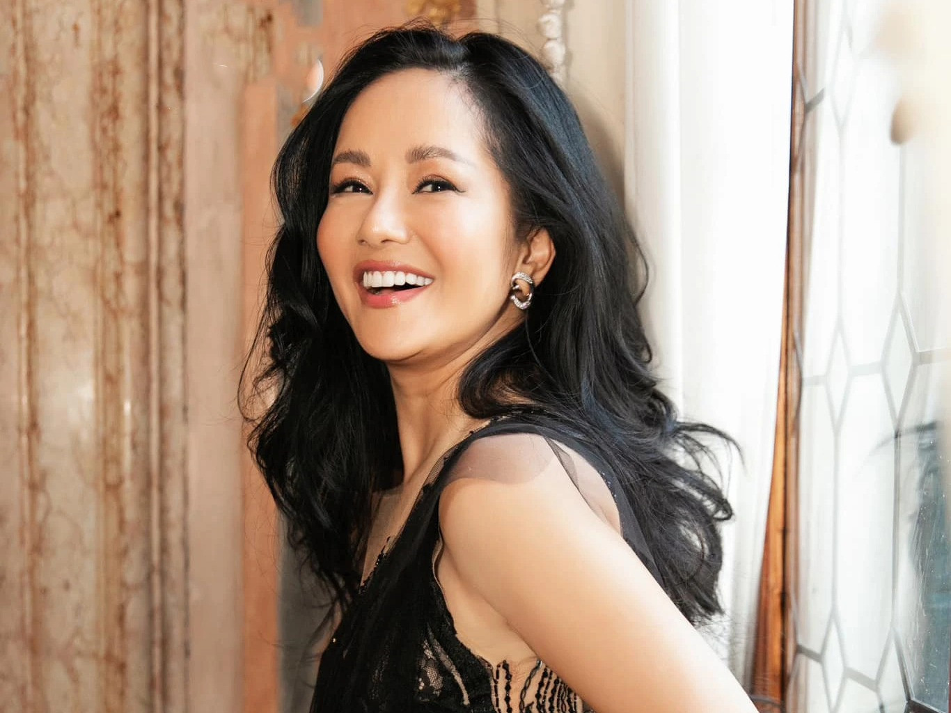 Ca sĩ Hồng Nhung gầy gò không thể nhận ra