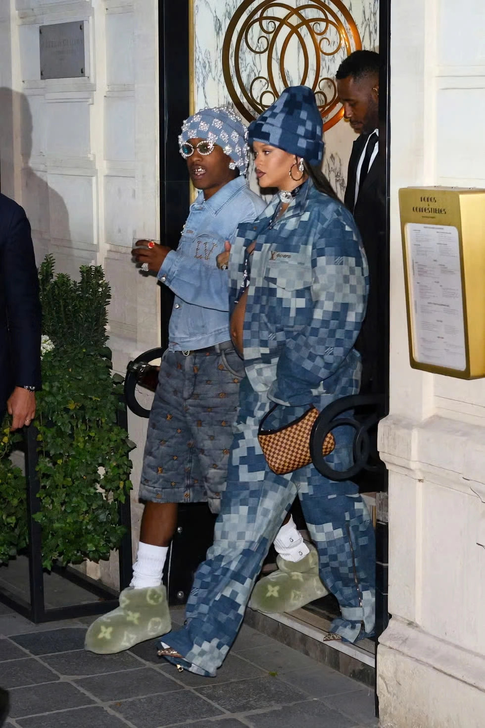 cach rihanna pha vo quy chuan phong cach thoi trang ba bau hinh anh 12