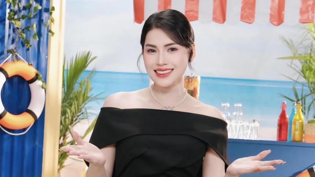 Chiến thần Võ Hà Linh nhiều lần livestream dậy sóng, bán hàng rẻ như cho ảnh 1