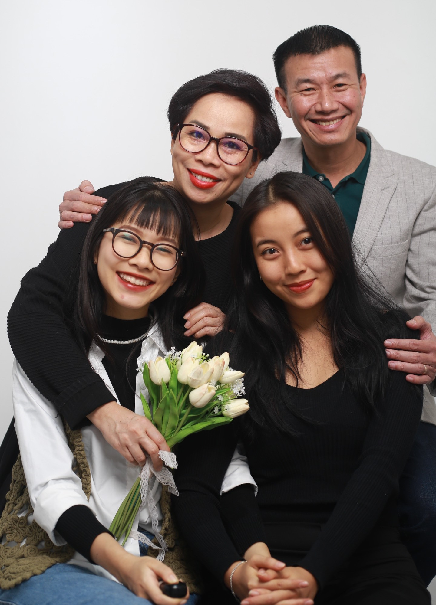 “Gia đình PTTC” là ai mà lại gây bàn tán toàn cõi mạng