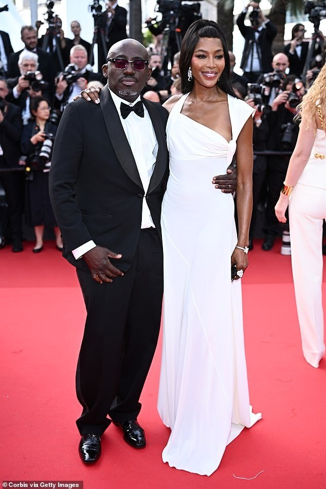 Hoa hậu đẹp nhất mọi thời đại trên thảm đỏ Cannes ảnh 17