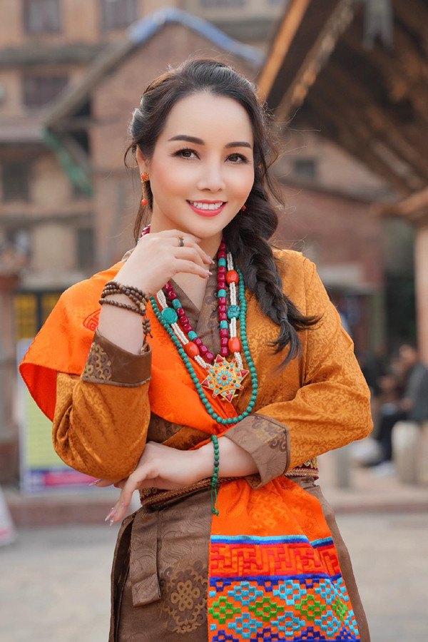 Mỹ nhân Hà thành đóng vai bà mẹ phim 'Mặt trời lạnh' ở đời thực có sắc vóc 'hack' tuổi Mỹ nhân Hà thành đóng vai bà mẹ phim 'Mặt trời lạnh' ở đời thực có sắc vóc 'hack' tuổi- Ảnh 6.
