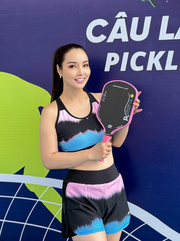 Mỹ nhân Hà thành đóng vai bà mẹ phim 'Mặt trời lạnh' ở đời thực có sắc vóc 'hack' tuổi Mỹ nhân Hà thành đóng vai bà mẹ phim 'Mặt trời lạnh' ở đời thực có sắc vóc 'hack' tuổi- Ảnh 5.