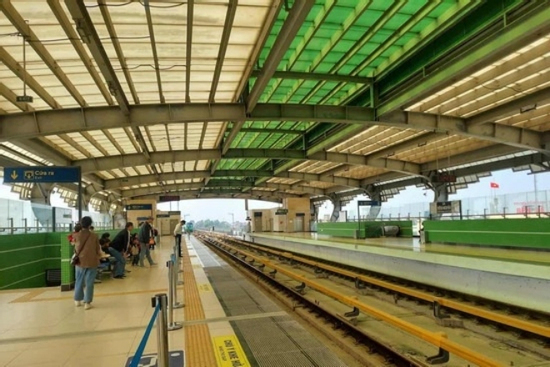 Nguyên nhân thủng mái, nước mưa tràn nhà chờ metro Cát Linh - Hà Đông