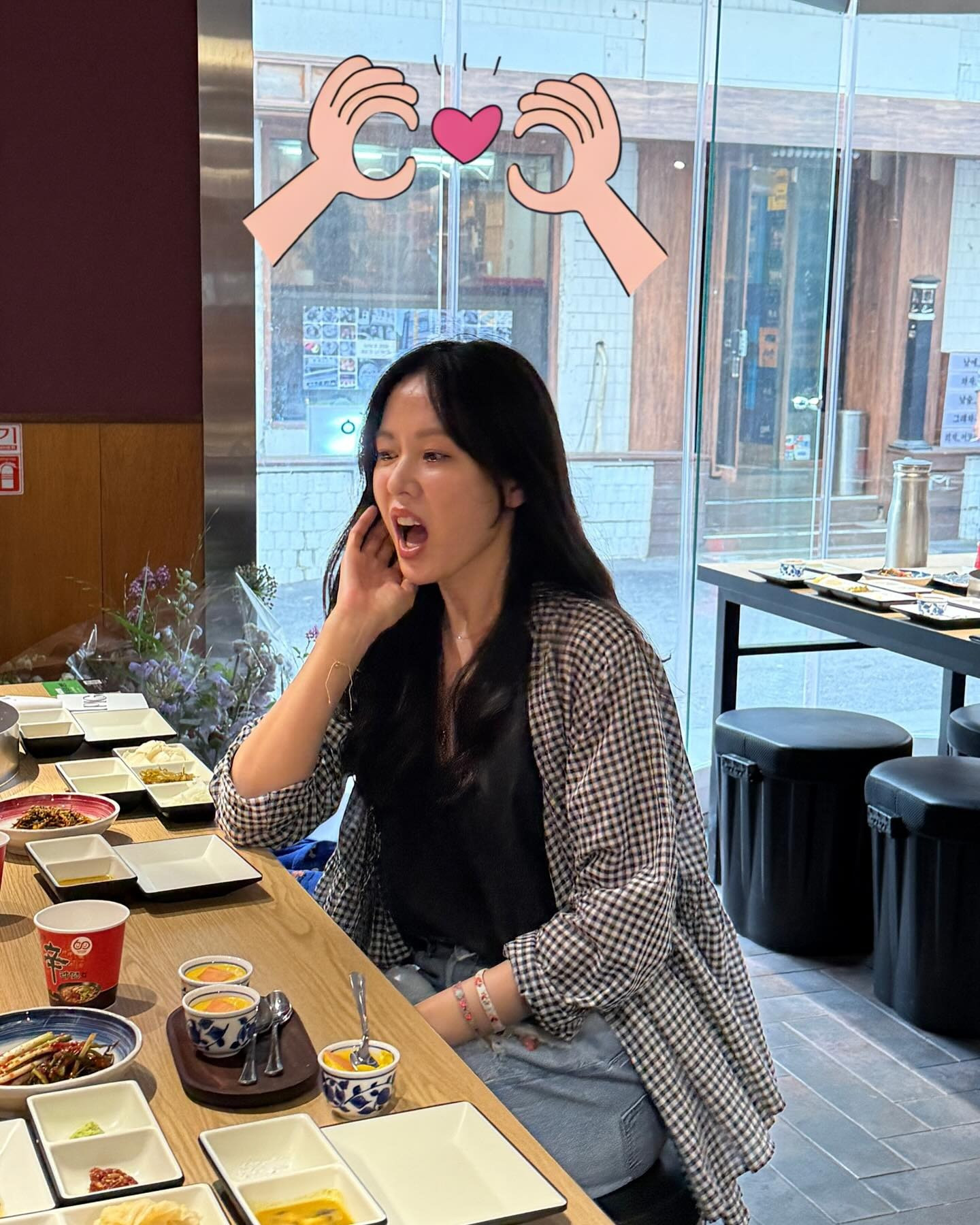 Nhan sắc mẹ bỉm sữa Son Ye Jin qua cam thường bịm dìm hàng vẫn đẹp cỡ này