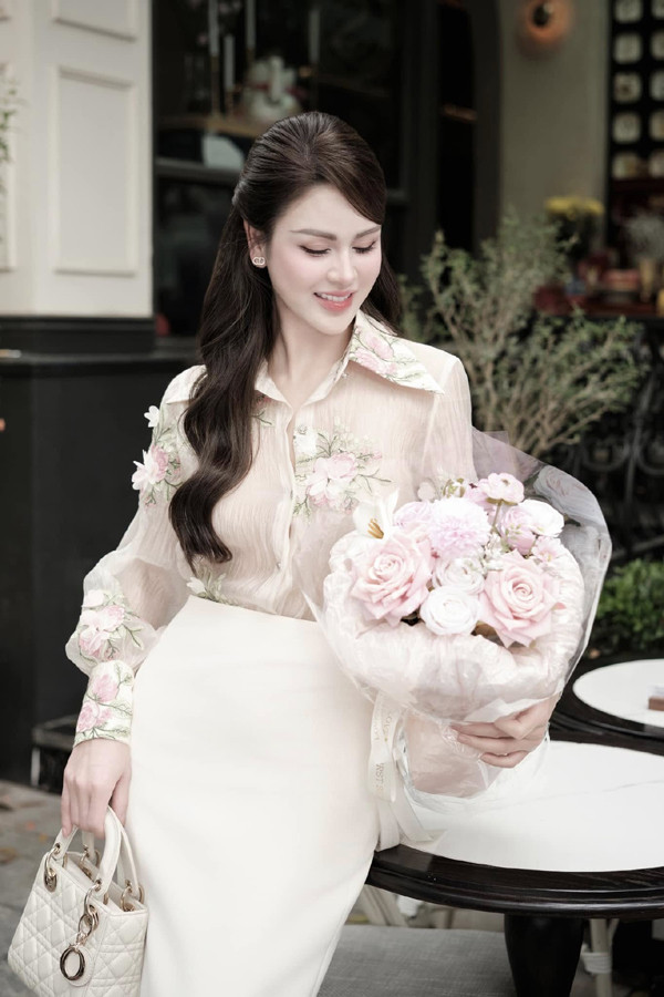 Nhan sắc như hoa hậu của mỹ nhân quê Tuyên Quang vừa vào vai người yêu bố Chính trong 'Cha tôi người ở lại' Nhan sắc như hoa hậu của mỹ nhân quê Tuyên Quang vừa vào vai người yêu bố Chính trong 'Cha tôi người ở lại'- Ảnh 7.